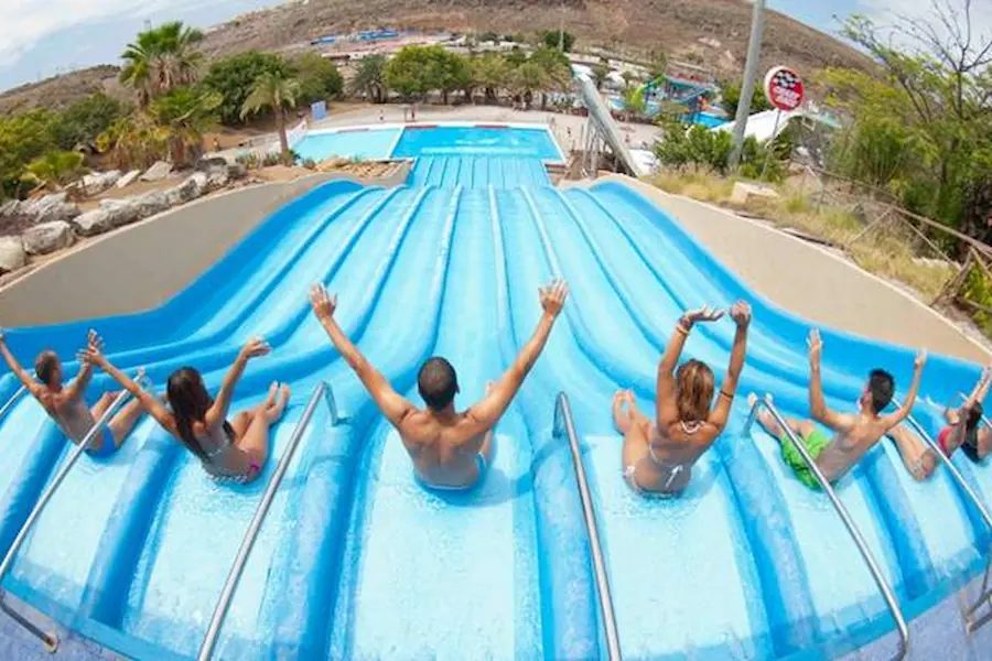 Paseo en barco y avistamiento de cetáceos en Costa Adeje, Tenerife sur - Aqualand Costa Adeje - Delfines y Parque Acuático slide 3
