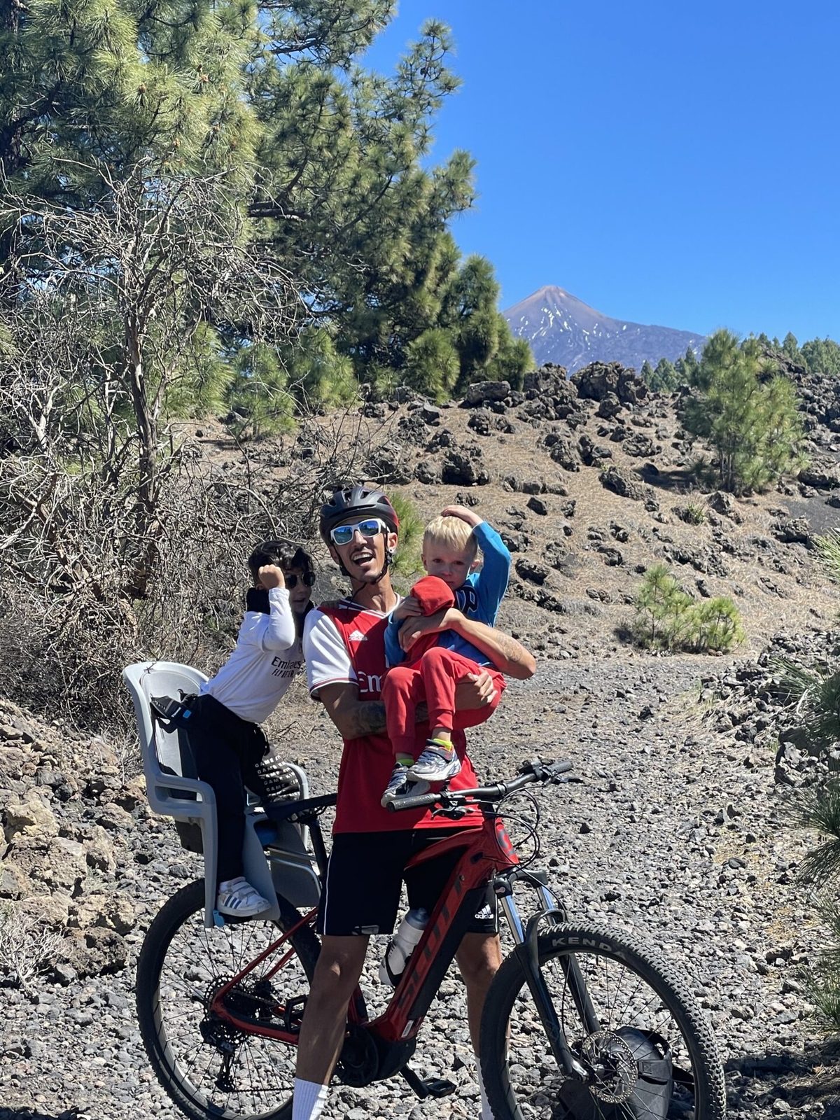 Excursión guiada y actividades en Tenerife, Islas Canarias - Ruta en E-MTB Fácil por el Bosque desde Vilaflor slide 3