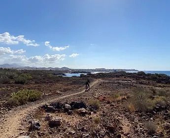 Excursión guiada y actividades en Tenerife, Islas Canarias - Ruta en E-MTB Difícil — Descenso Las Lajas