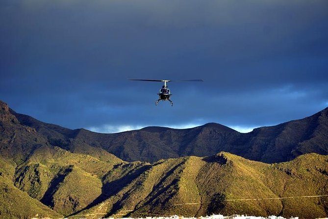 Wycieczka z przewodnikiem i atrakcje na Teneryfie - Lot śmigłowcem VIP – Luksusowy lot wokół Teide
